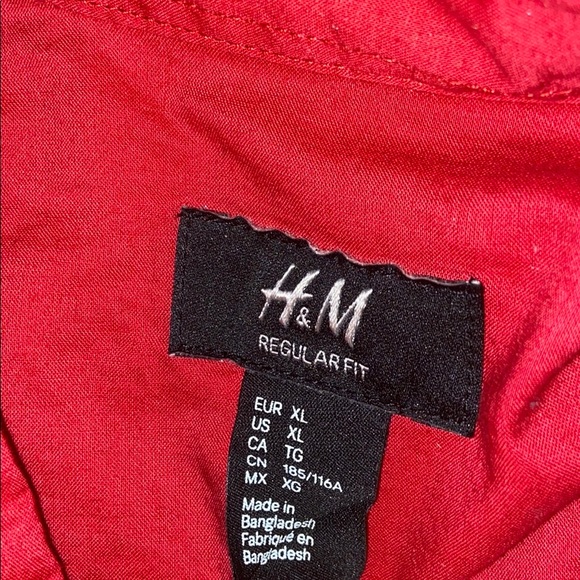 A dress shirt - Picture 5 of 5